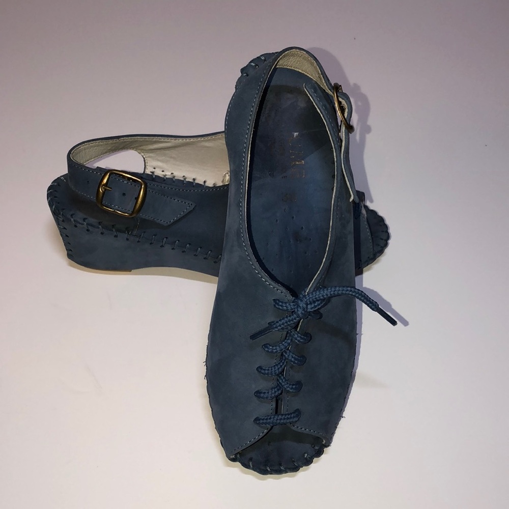 La Plume Wedges